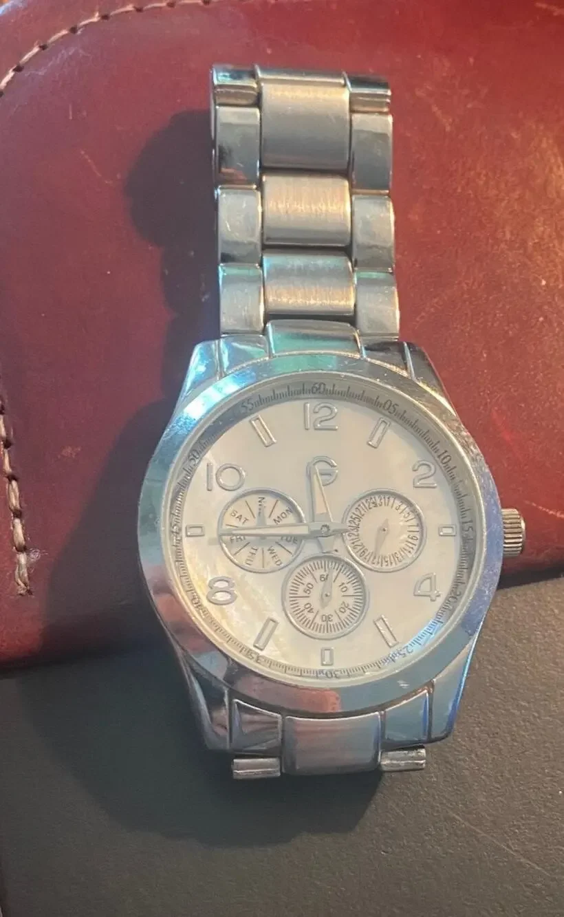 Women's Gossip G Watch, Silver Tone Chrono Style, New battery